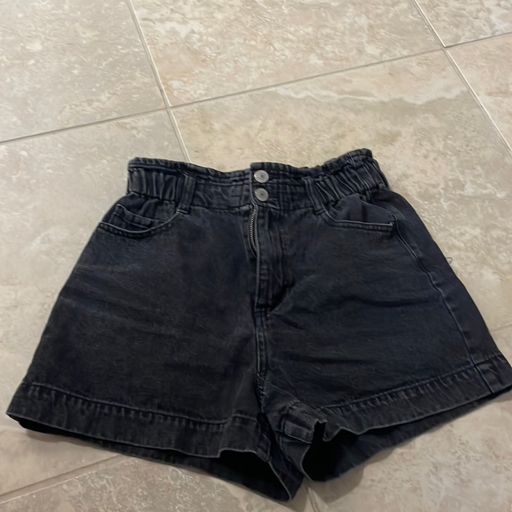 WOMENS BLACK FOREVER 21 JEAN SHORTS, SIZE S, WORN A FEW TIMES